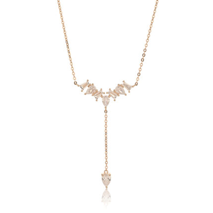 שרשרת עניבה  בציפוי רוז גולד משובצת זירקונים בחיתוכים מיוחדים