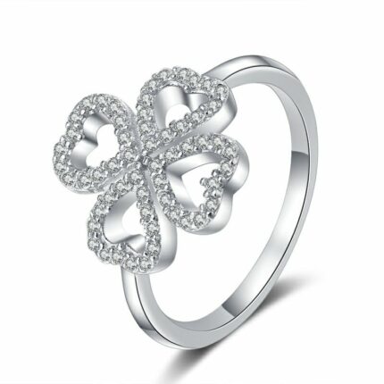 טבעת כסף תלתן לב משובצת אבני זירקון