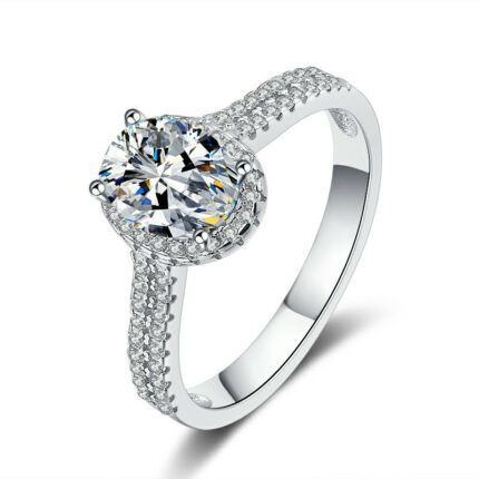 טבעת "רויאל" מכסף אמיתי בשיבוץ זירקון אובלי מרהיב